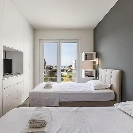 Πανσιόν Exclusive Seaside Retreat ! *